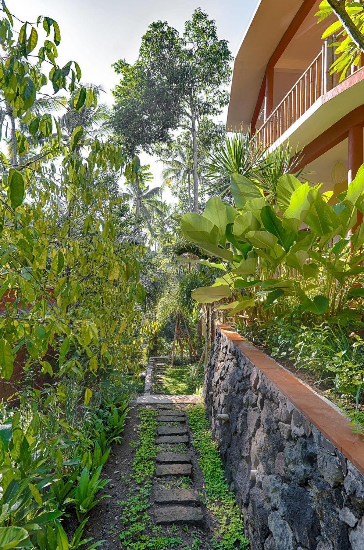 Shanti Toya Ashram Mambat Exteriér fotografie